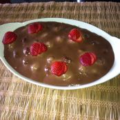 BOMBOM DE MORANGO NA TRAVESSA