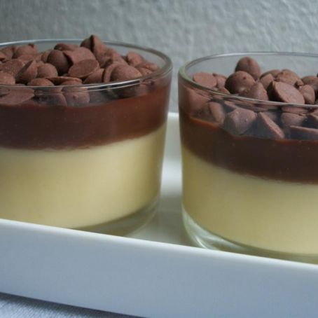 Mousse de maracujá com cobertura de chocolate cremoso