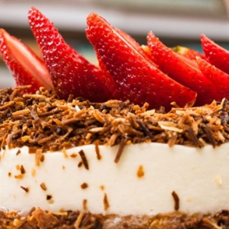 Mousse de Coco com Morangos e Coco Queimado