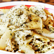 Salada de penne com pesto de rúcula