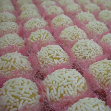 Brigadeiro branco com limão