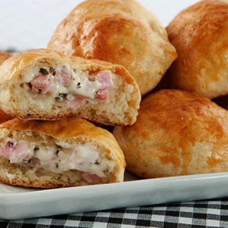 Pão de Batata Recheado com Peito de Peru e Requeijão