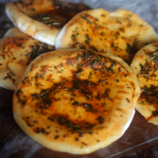 Pão Sírio com Manteiga Temperada