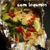 Salmão em papelote com legumes