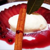 Pêra Cozida ao Vinho Tinto com Especiarias
