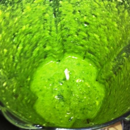 Pesto de manjericão