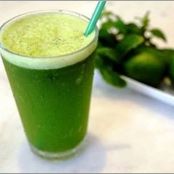 Poderoso suco emagrecedor: limão com pepino