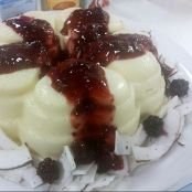 Pudim de coco com clara de amora