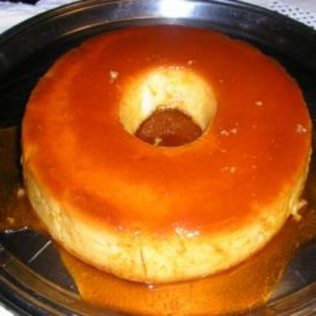 Pudim de pão simples com calda 