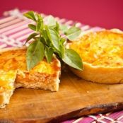 Quiche de cenoura e manjericão