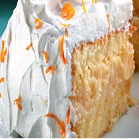 Bolo de laranja com recheio de coco