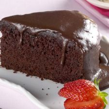 Bolo Nêga Maluca com cobertura de Nescau