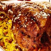 Pernil assado ao molho de maracujá e farofa de frutas