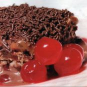 Pavê de chocolate com cerejas