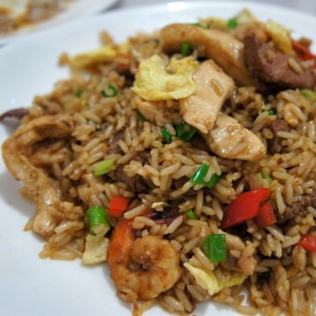 Arroz frito com frango