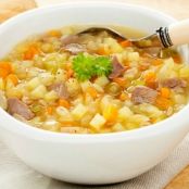Sopa de Macarrão com Carne e Legumes