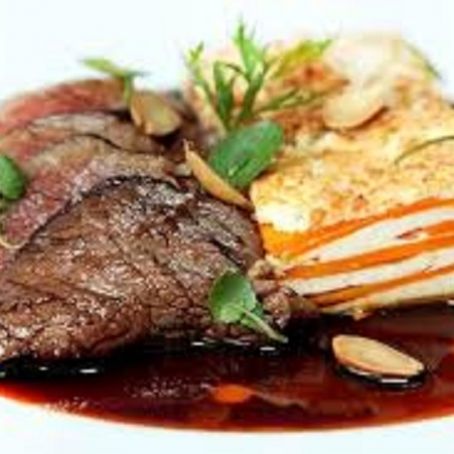 Rosbife com molho de uva