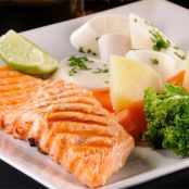 Salmão com batatas na airfryer