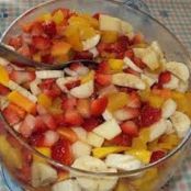 Salada de frutas com leite condensado