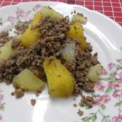 Carne moída com batatas rapidinha