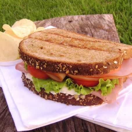 Lanche de Peito de Peru com Queijo