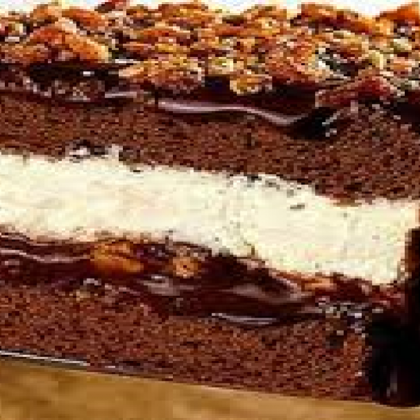 Bolo de Chocolate com Cobertura de Creme de Pudim