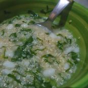 Sopa de quinoa com inhame e couve