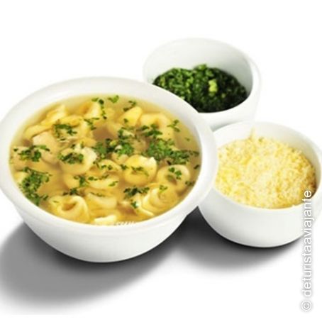 Sopa de Capeletti