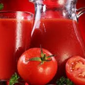 Suco de tomate com couve