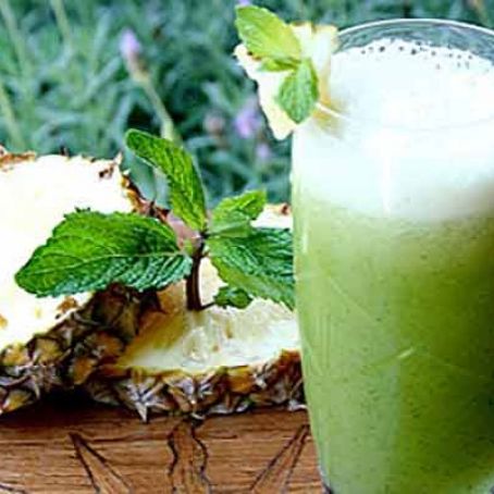 Esse novo suco detox de abacaxi pode ajudar a emagrecer, perder barriga e combater o inchaço