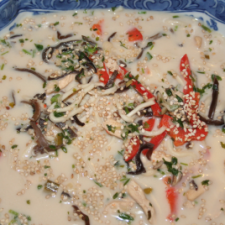 Sopa tailandesa de camarão (ou frango) e leite de coco
