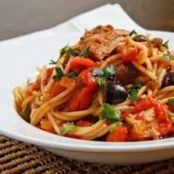 Macarrão ao molho de  azeitona