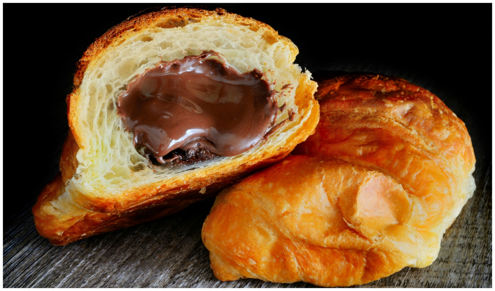 Prepare um CROISSANT RECHEADO de CHOCOLATE melhor do que qualquer PADARIA