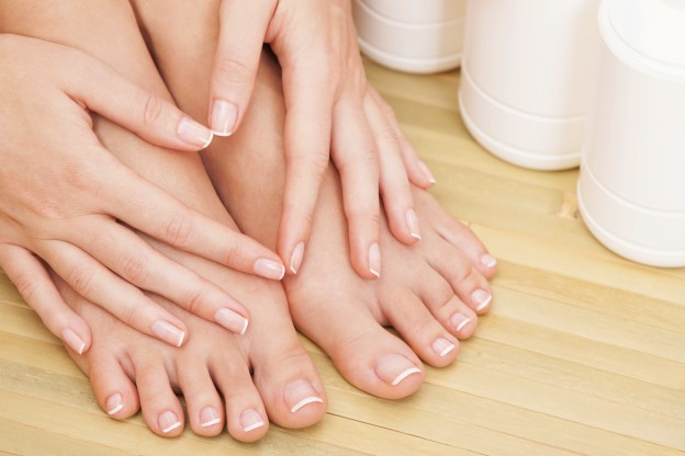 Cuide seus pés de 4 maneiras naturais e fáceis